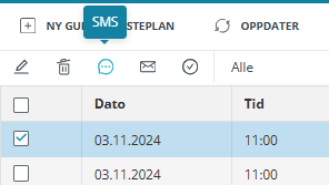 Skjermbilde fra applikasjonen Medarbeideren som viser 'SMS' alternativet i Gudstjeneste planlegger. Den har snakkeboble ikon og finnes til venstre, øverst på sieden under 'Ny gudstjenesteplan' og til høyre fra 'Slett'.